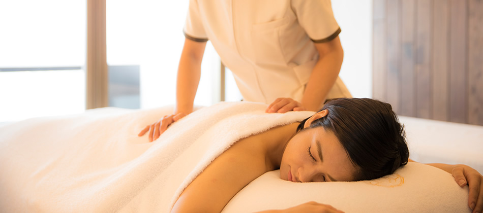 The Bella Vista Maisonette Spa Suit